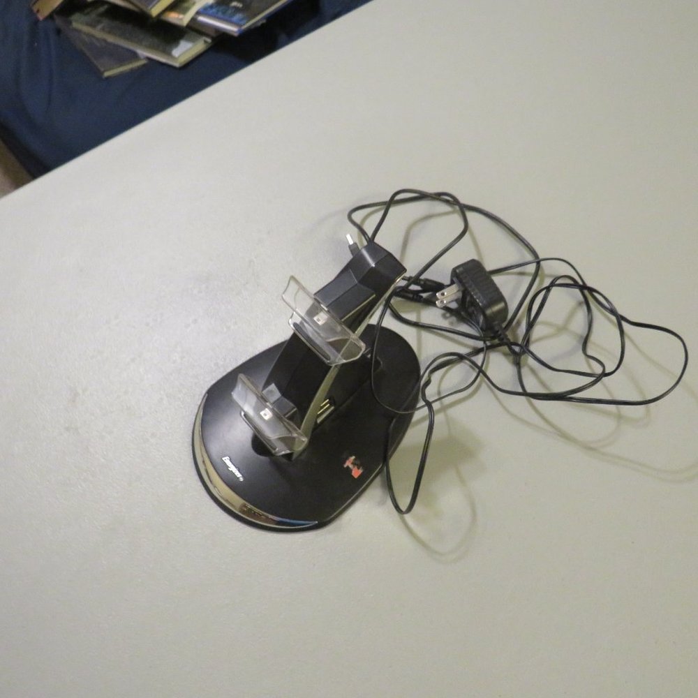 Energizer PS2 Controller Charger System - Picture 3 of 5